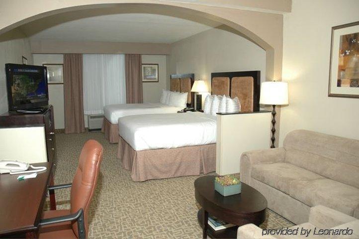Holiday Inn Hotel & Suites Beaufort At Highway 21, An Ihg Hotel Room photo